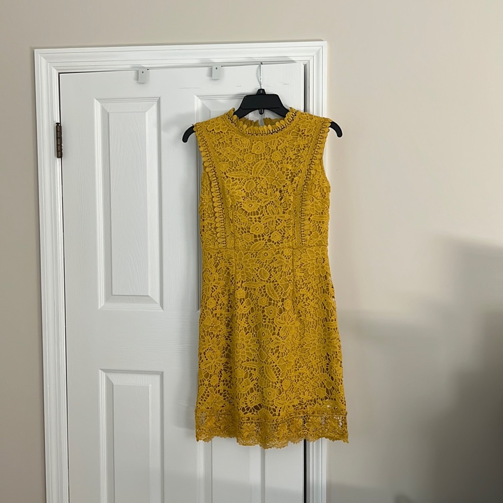 Beautiful party / cocktail dress. NWOT / never worn excellent condition.